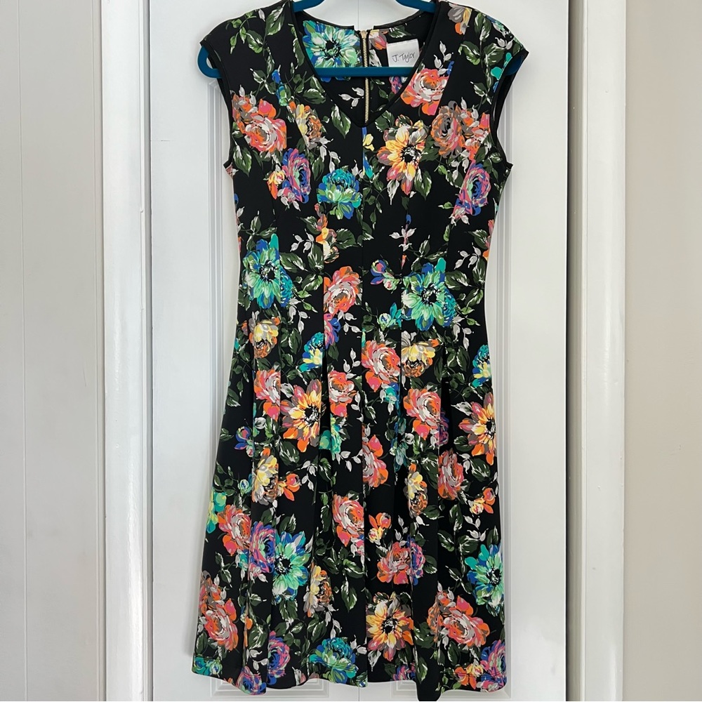 J. Taylor Black Floral Pattern Sleeveless Dress size 4
